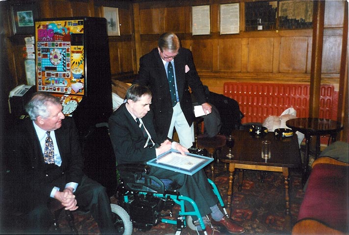 18AGM1997.jpg, 79072 bytes